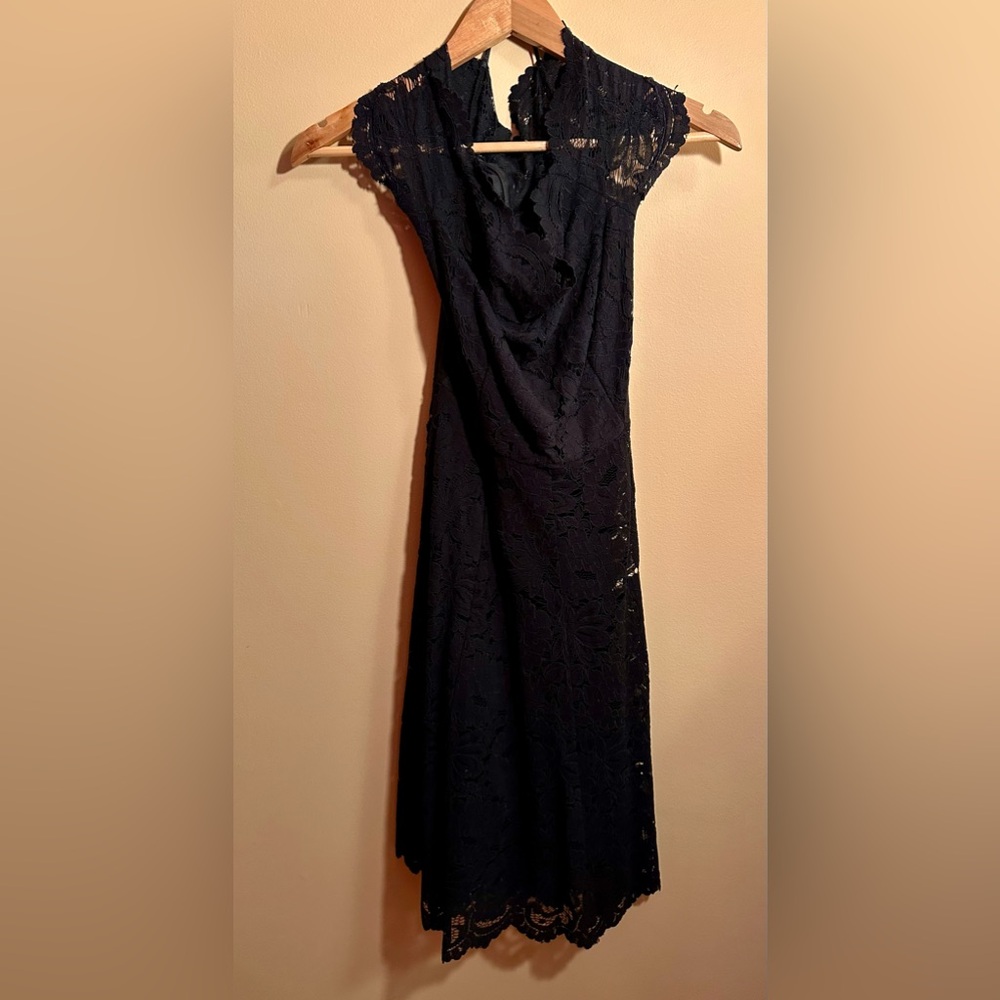 le chateau black lace dress - Picture 5 of 8